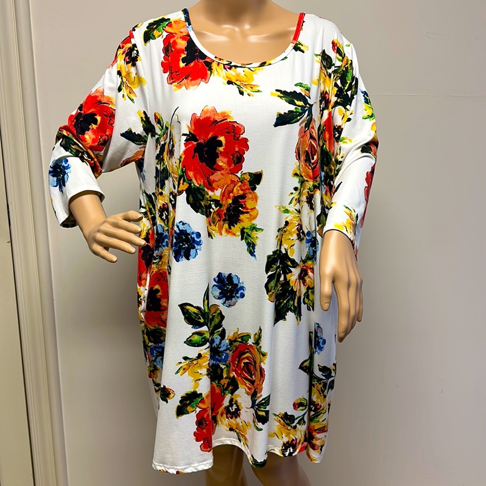 Sweet Lovely Bold Colorful Floral 3/4 length Sleeve Short Swing Dress size 1X